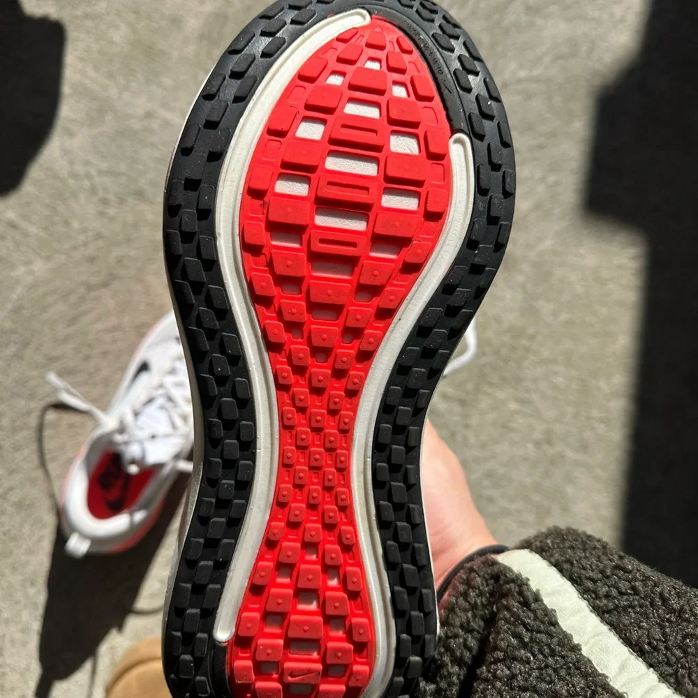 Nike Vomero 18 Plus running shoes - Picture 7 of 8